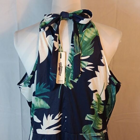 Styleword Halter Tropical Maxi Dress - Picture 5 of 9